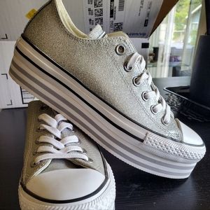 NWT Converse silver glitter platform sneakers. Womens size 8